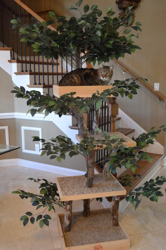 KIT-TY Tree Deluxe  with Topper